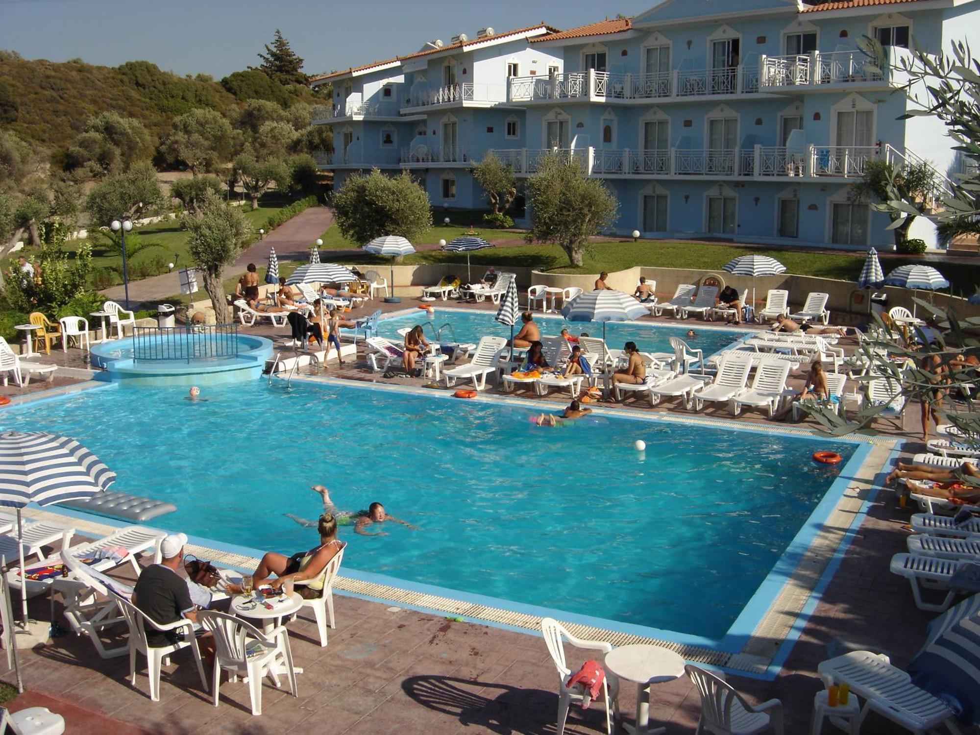 Filoxenia Apartments & Studios Theológos Екстериор снимка
