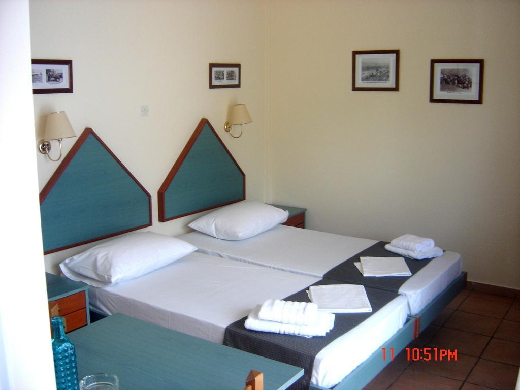 Filoxenia Apartments & Studios Theológos Стая снимка